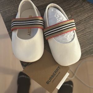 Burberry White Kids Shoes with Striped Strap